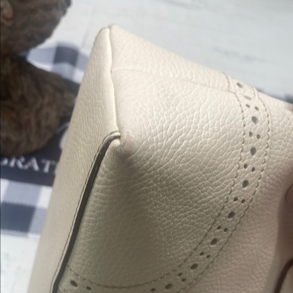 Dooney & Bourke Cream Shoulder Bag with Structured Design - Picture 5 of 10